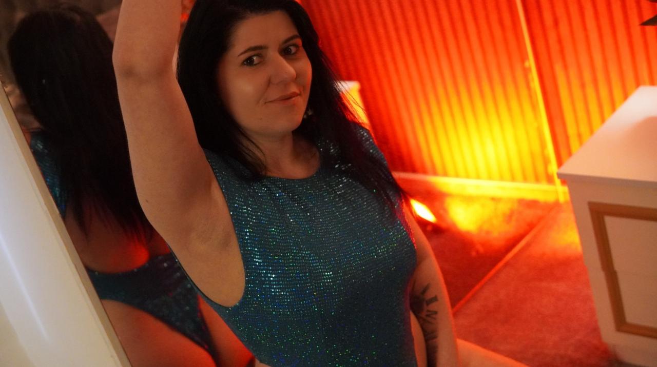 Webcam chat profile for VanessaNoir: Leather