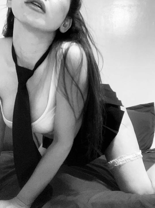 Webcam chat profile for AinahYu: Lingerie & stockings