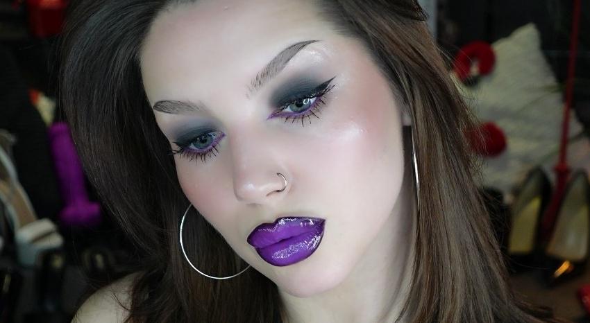 Webcam chat profile for DarsyFancy: Dominatrix