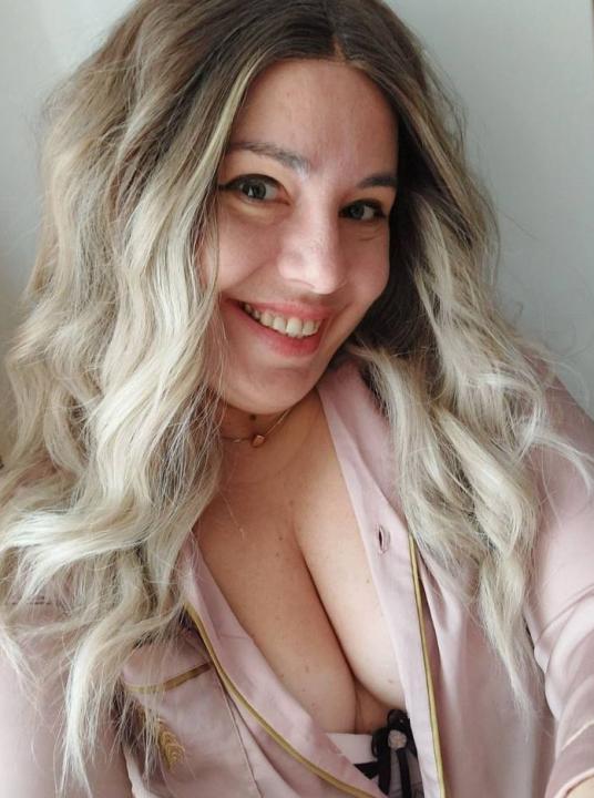 Webcam chat profile for SimplyMe