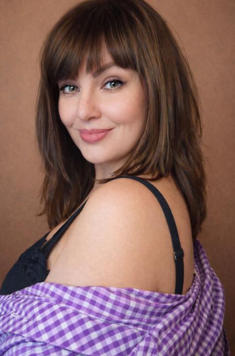 Webcam chat profile for Elisora: Dancing