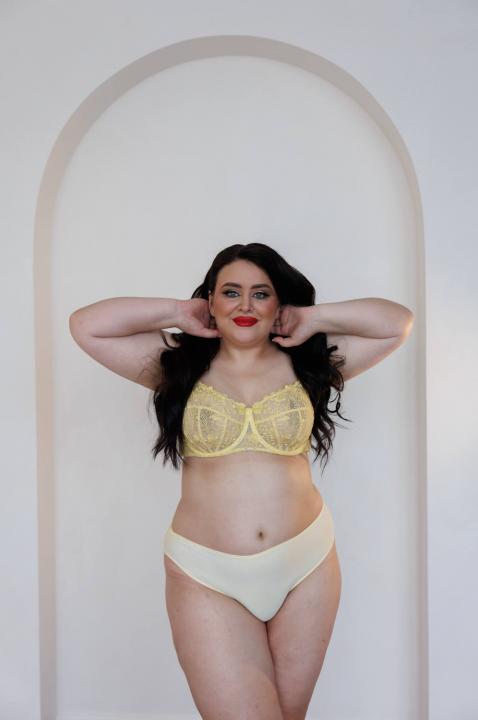 Webcam chat profile for BellaVivi: Ask about my other activities