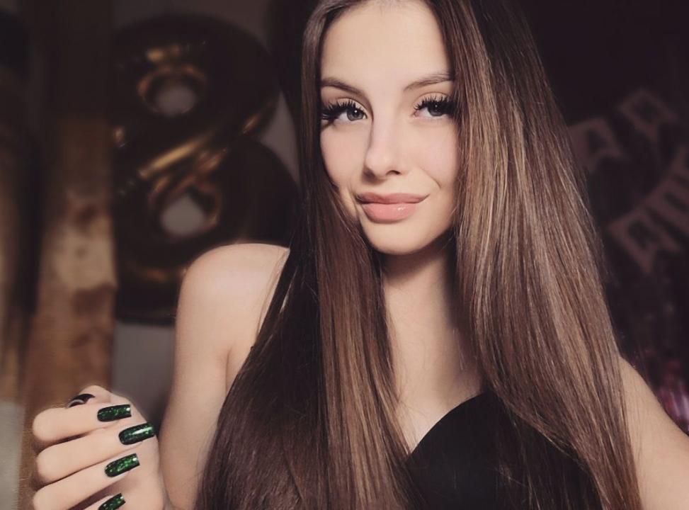 Webcam chat profile for KleopatRA