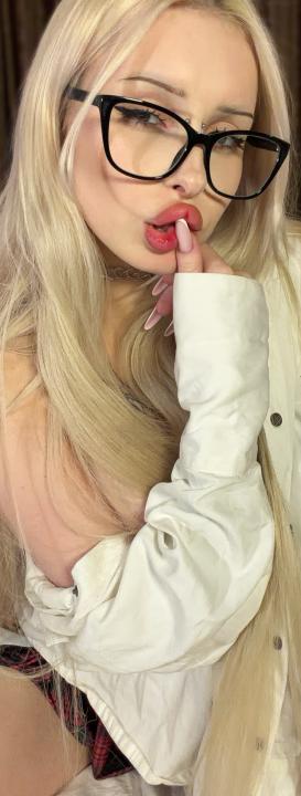 Webcam chat profile for PrincessLexa: Kissing