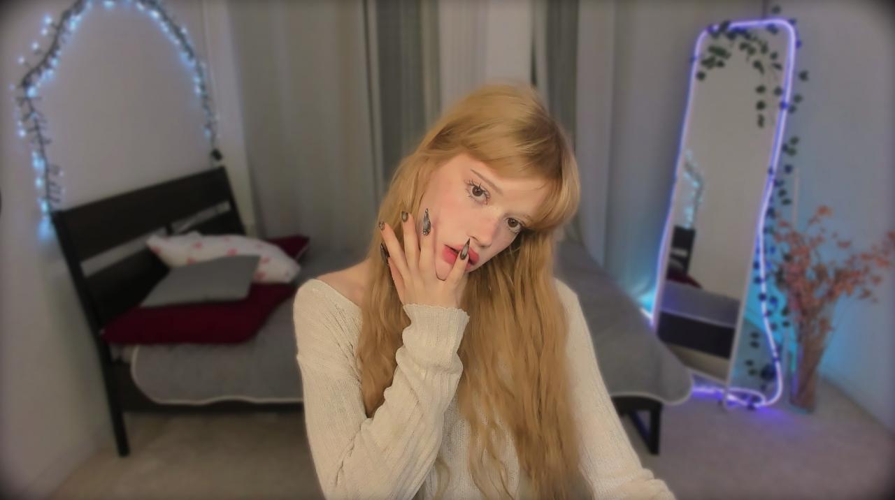 Webcam chat profile for SweetMell: Leather