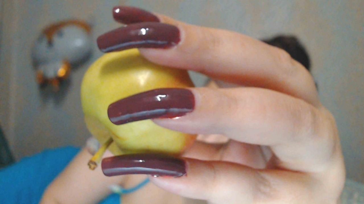 Webcam chat profile for LuckyLilu: Legs, feet & shoes