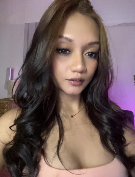 Webcam chat profile for TSBombSheLL: Exhibition