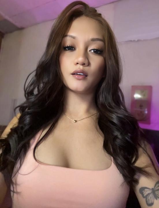 Webcam chat profile for TSBombSheLL: Exhibition