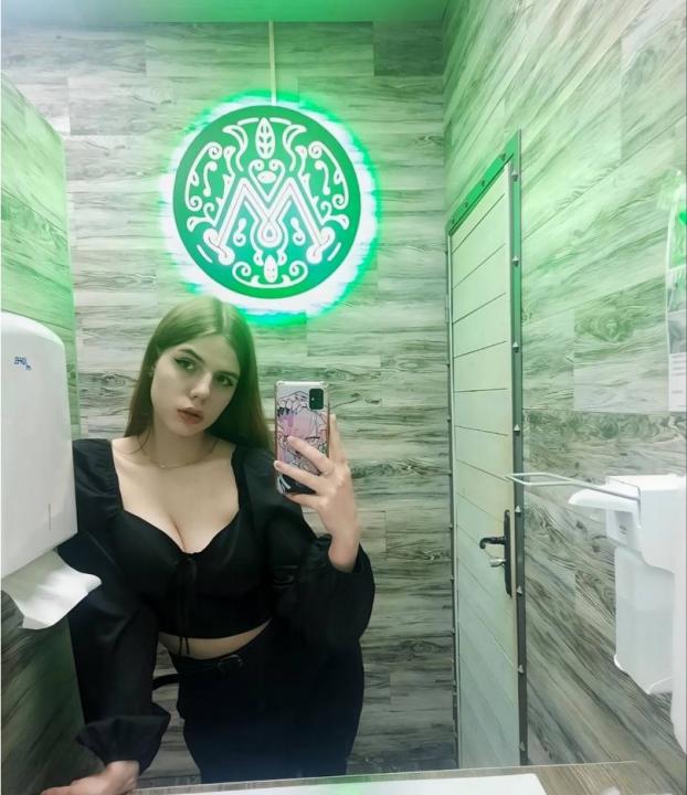 Webcam chat profile for Desirya: Ask about my Hobbies