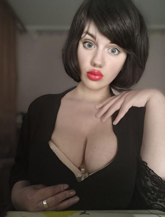 Webcam chat profile for MoonlitSiren