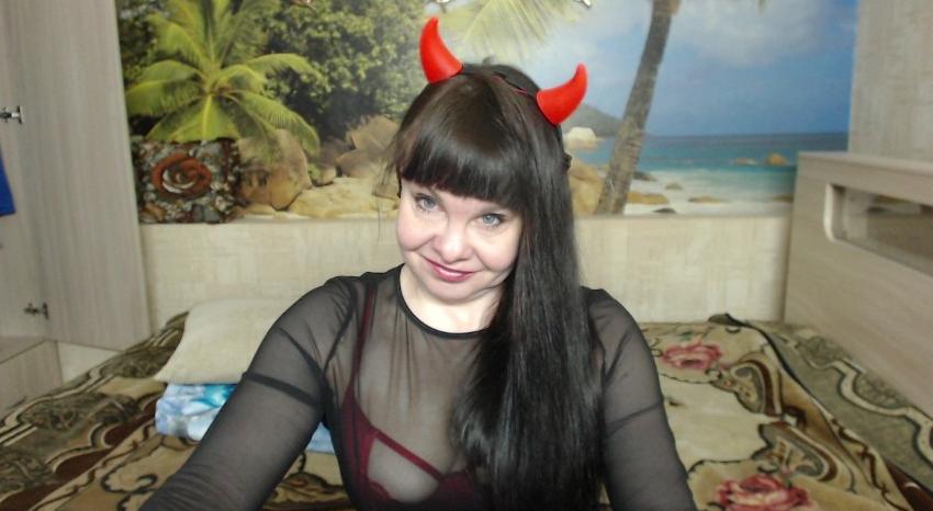 Webcam chat profile for Destinybbb: Bondage & discipline