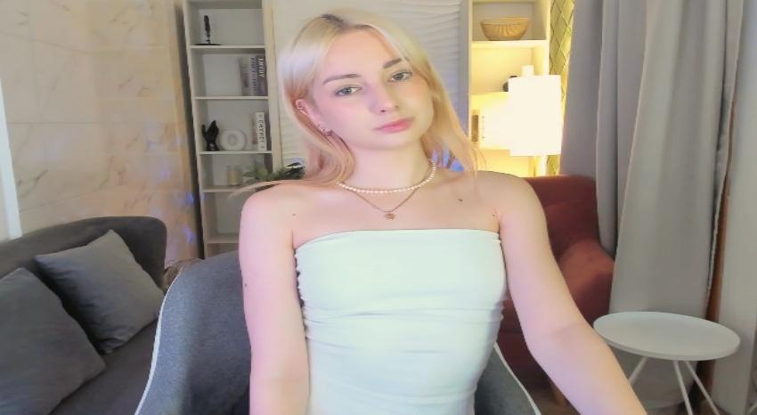 Webcam chat profile for JessieCuti: Legs, feet & shoes