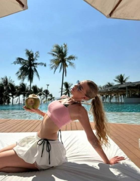 Webcam chat profile for 1SecretCrave: Dancing