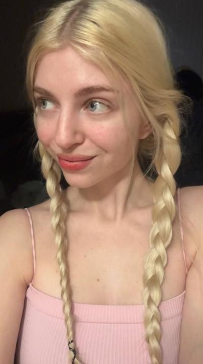 Webcam chat profile for Elunor: Leather