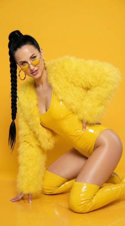 Webcam chat profile for EmmySweetGirl1: Legs, feet & shoes