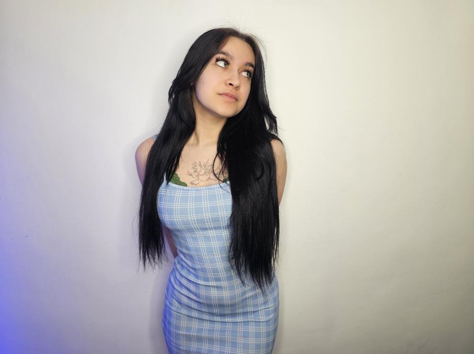 Webcam chat profile for AishaTempt: Leather