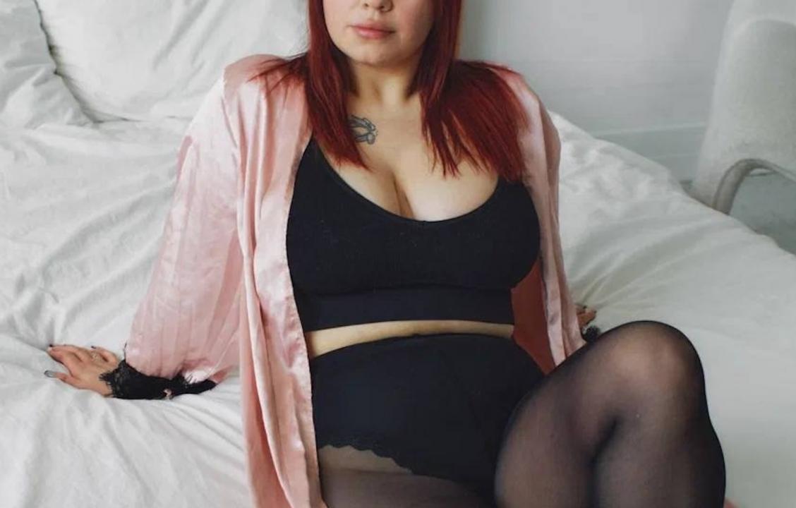 Webcam chat profile for LizaHotx: Legs, feet & shoes