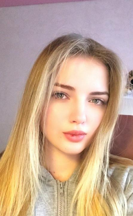 Webcam chat profile for SweetRinaKiss: Outfits