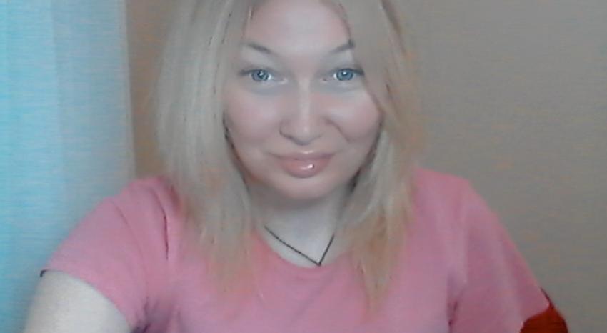 Webcam chat profile for PixelatedDream1: Humor