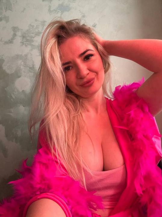 Webcam chat profile for BellaDonna11