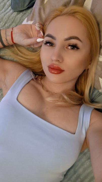 Webcam chat profile for DreamEmily: Photography