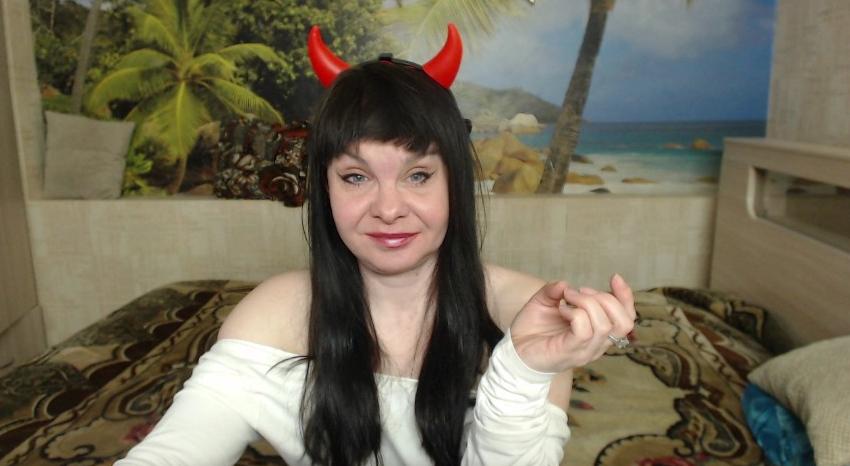 Webcam chat profile for Destinybbb: Bondage & discipline