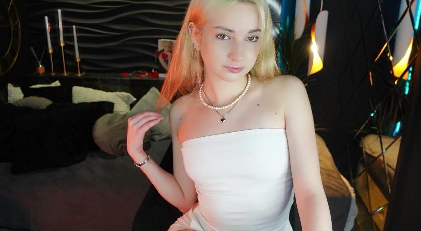 Webcam chat profile for JessieCuti: Legs, feet & shoes