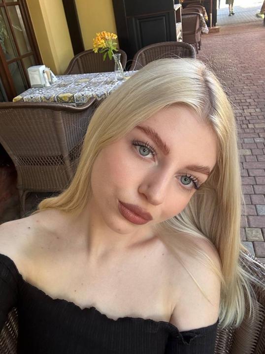 Webcam chat profile for Elunor: Leather