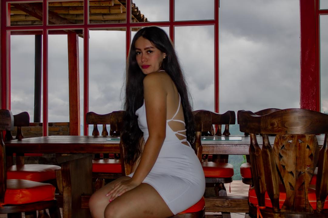 Webcam chat profile for Thalia: Bondage & discipline