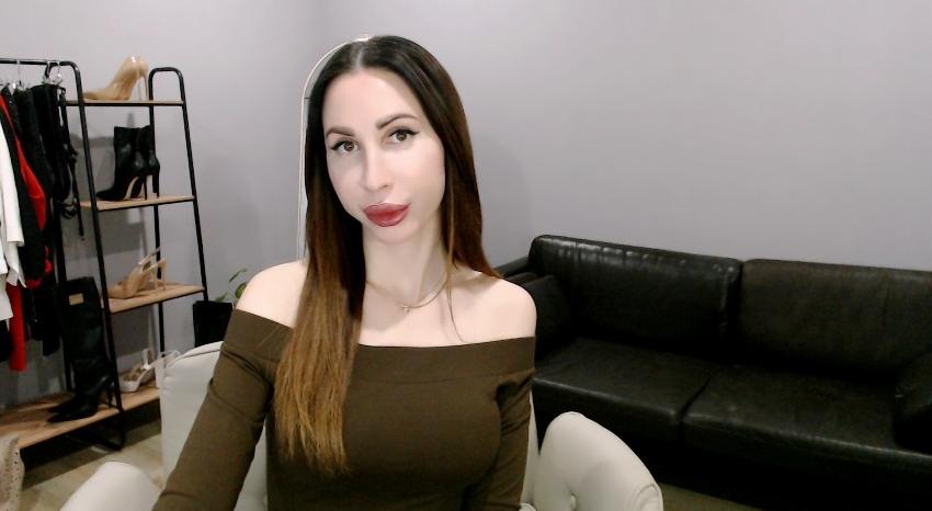 Webcam chat profile for EllaSea: Leather