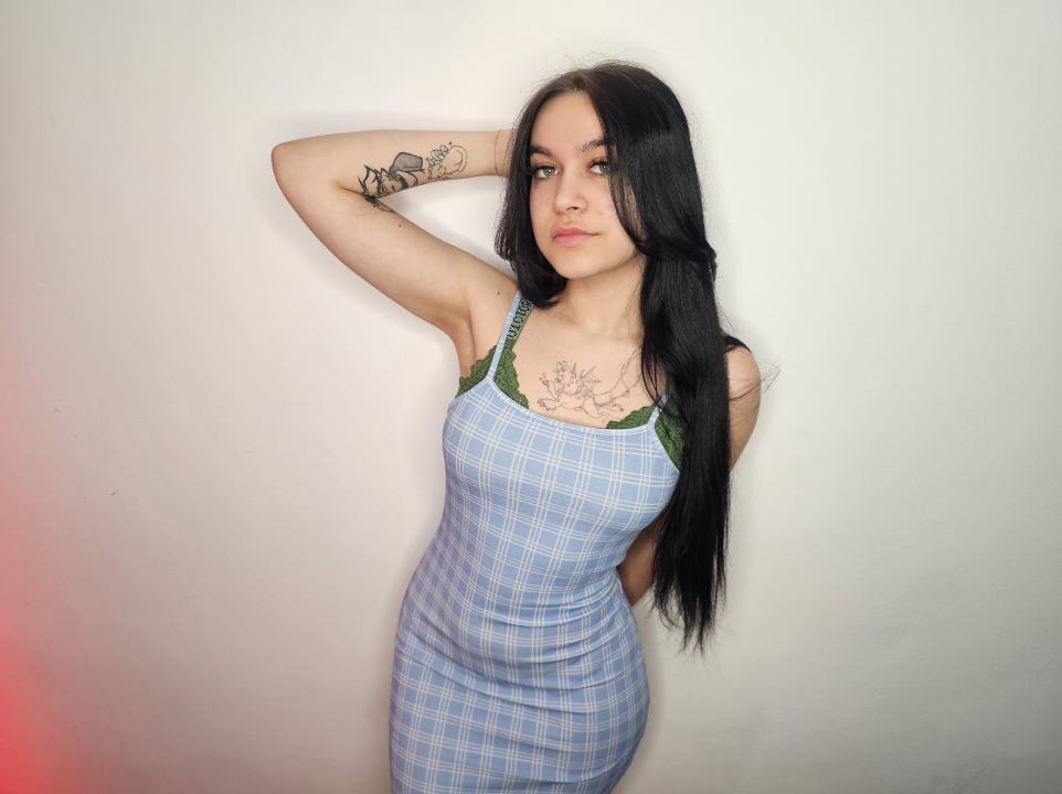 Webcam chat profile for AishaTempt: Leather