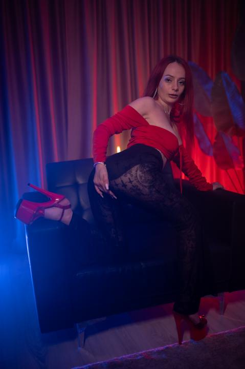 Webcam chat profile for TorriKitten: Bondage & discipline