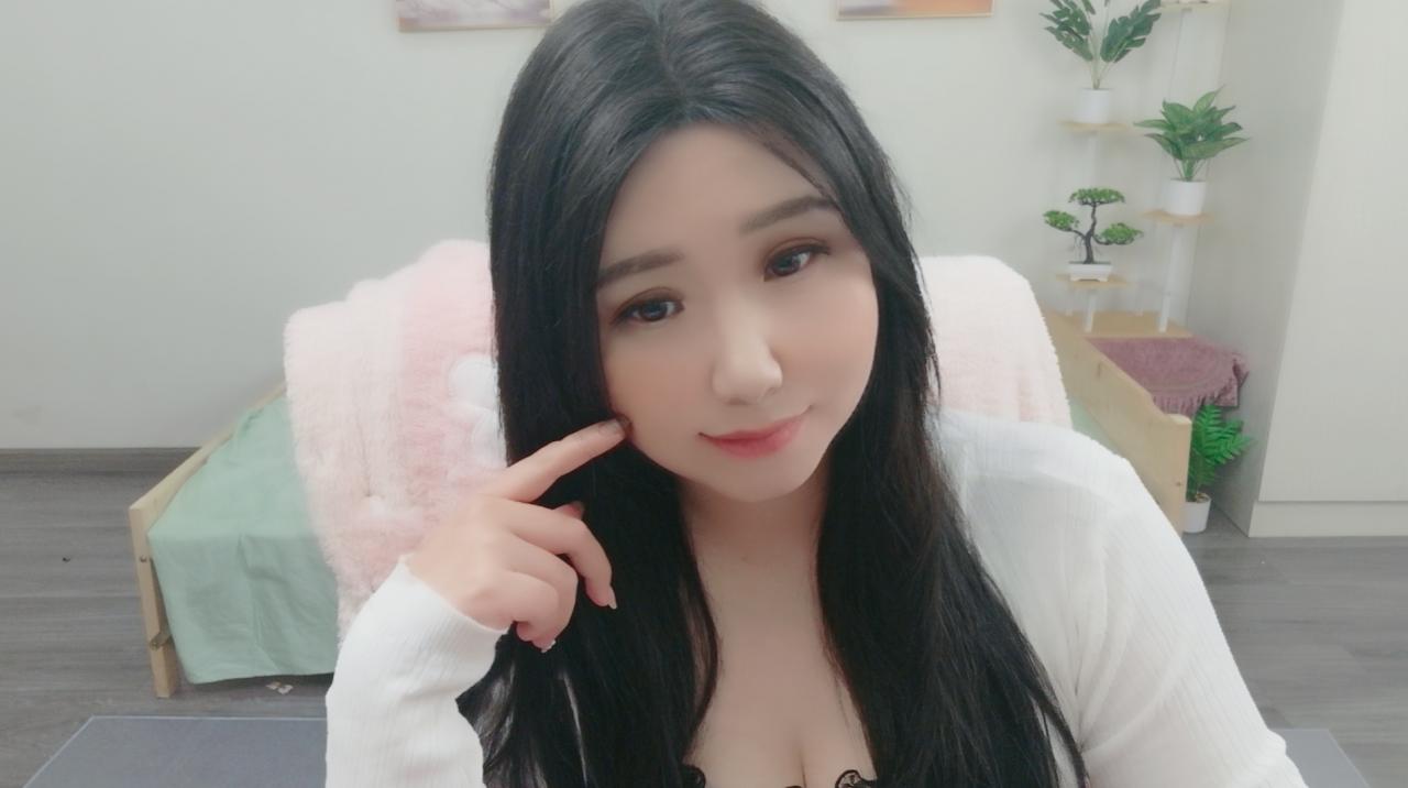 Webcam chat profile for BritneyEva: Leather