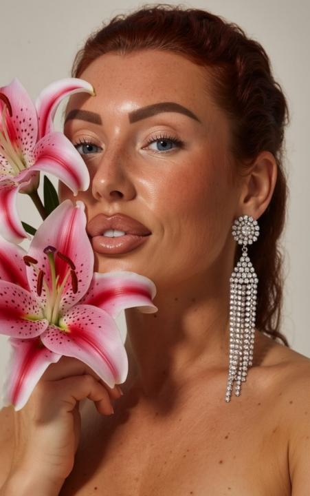 Webcam chat profile for 00Caroline: Legs, feet & shoes