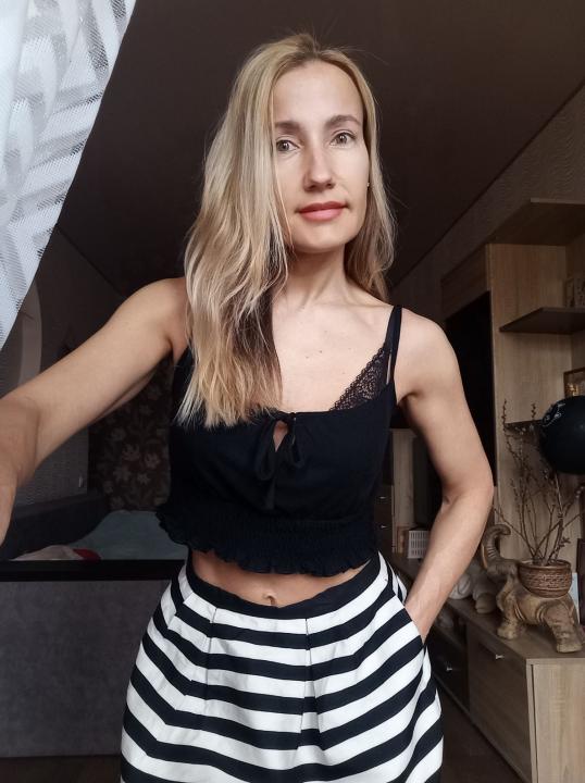 Webcam chat profile for NataliNice: Nails