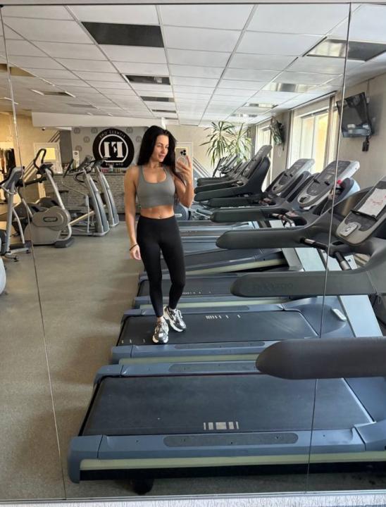 Webcam chat profile for GlitchyGirl: Ask about my Hobbies