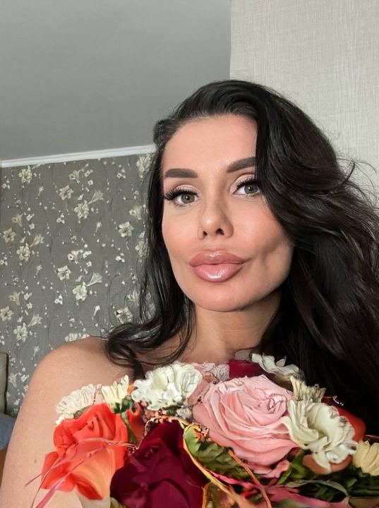 Webcam chat profile for xGala: Outfits