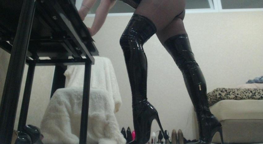 Webcam chat profile for Jewels4Juli: Dominatrix