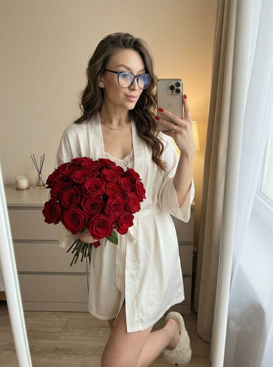 Webcam chat profile for BonnieFanny: Legs, feet & shoes