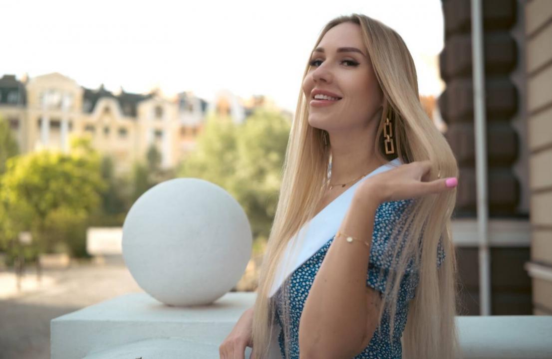 Webcam chat profile for MiaNova: Ask about my Hobbies