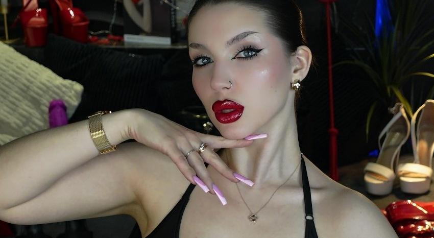 Webcam chat profile for DarsyFancy: Dominatrix