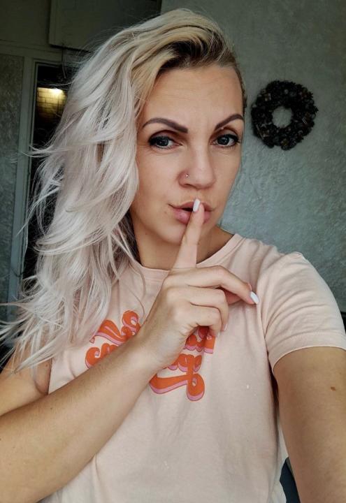 Webcam chat profile for CherryBlond