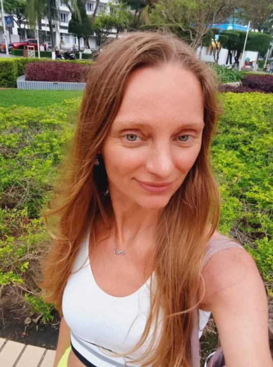 Webcam chat profile for GoldenSmile1