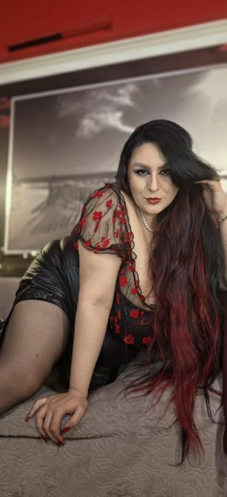 Webcam chat profile for BOOBERELLAx: Dominatrix