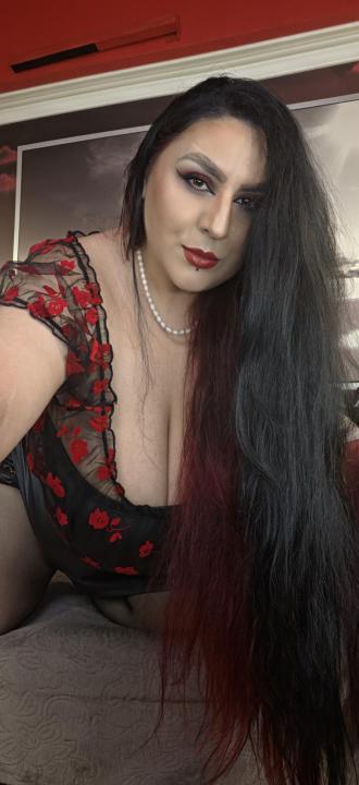 Webcam chat profile for BOOBERELLAx: Dominatrix