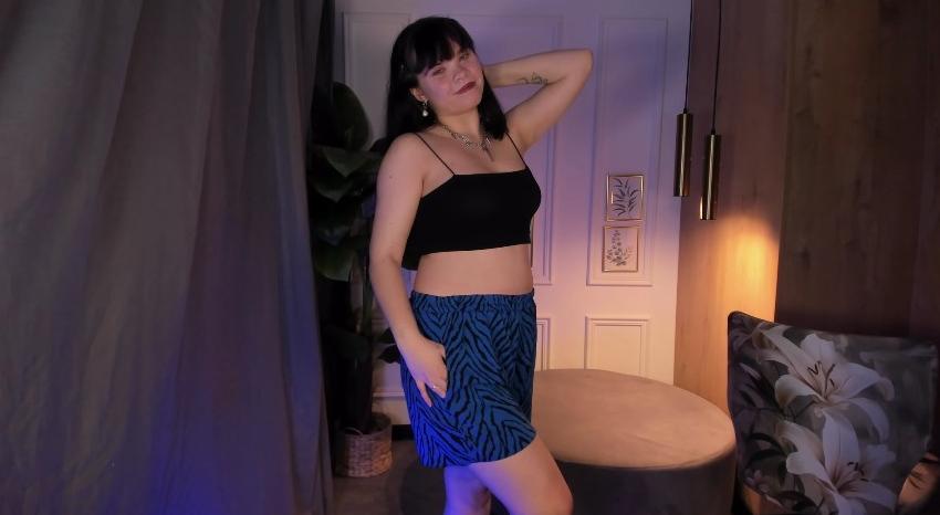 Webcam chat profile for SabrinaShi: Legs, feet & shoes