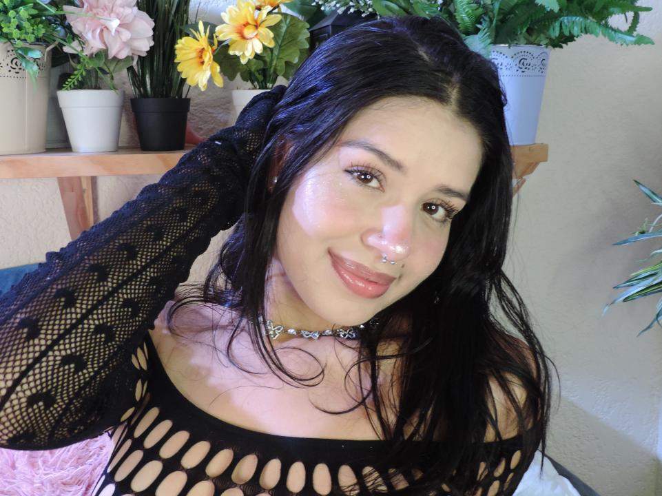 Webcam chat profile for MiaaRose: Legs, feet & shoes