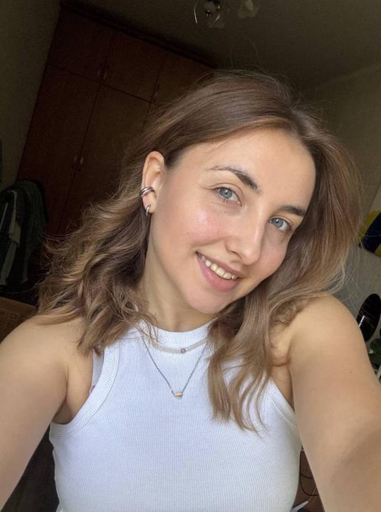 Webcam chat profile for LovelyAura