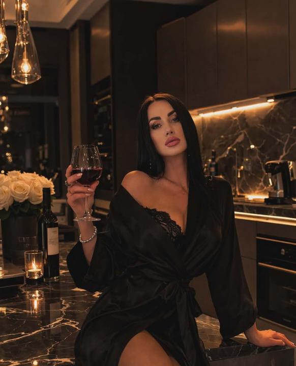 Webcam chat profile for 00Queen: Smoking