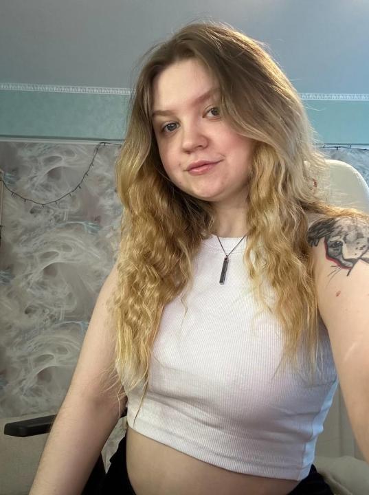 Webcam chat profile for AnitaVine: Freckles